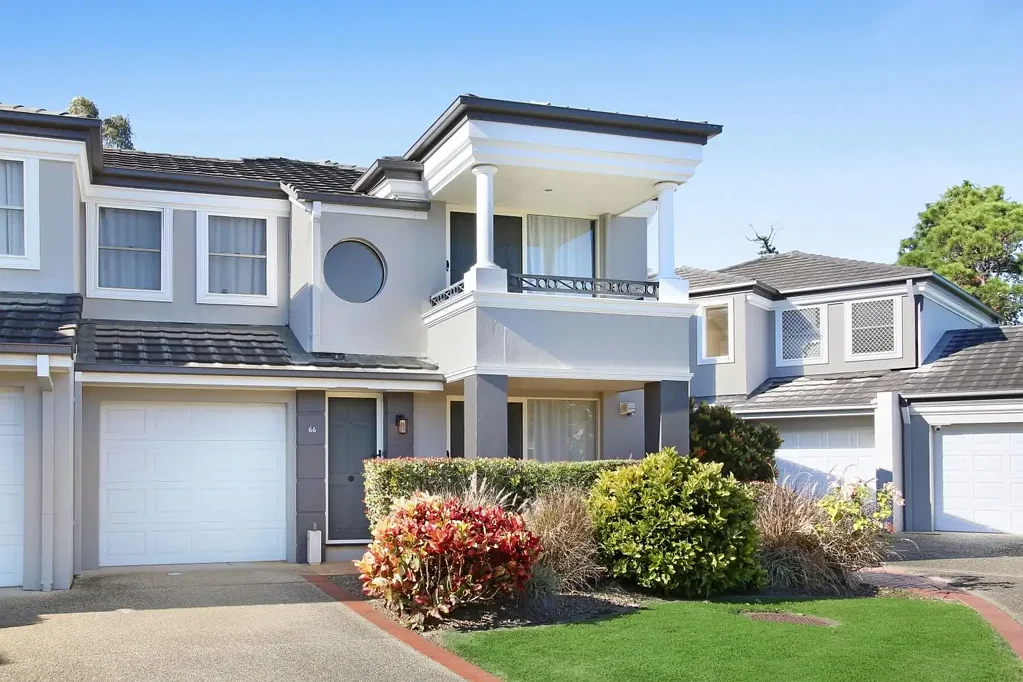 Coombabah 3房  Centrally Located Townhouse