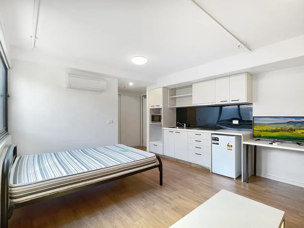 Furnished Student Accommodation - With Car Park
