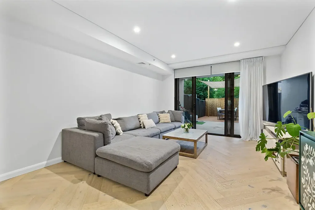 Dulwich Hill 2 Bedroom Sophisticated Outdoor Entertainer