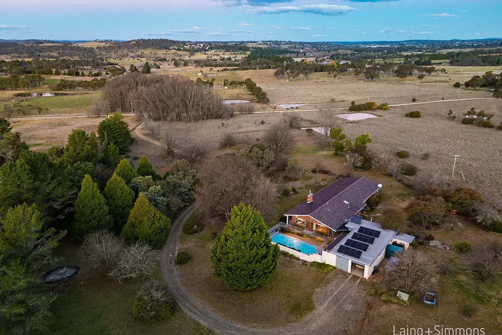 Armidale 5 Bedroom "Bindon" Spacious Rural Retreat