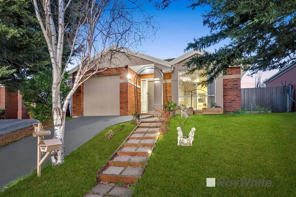 4 Kimbarra Drive, Berwick, VIC 3806