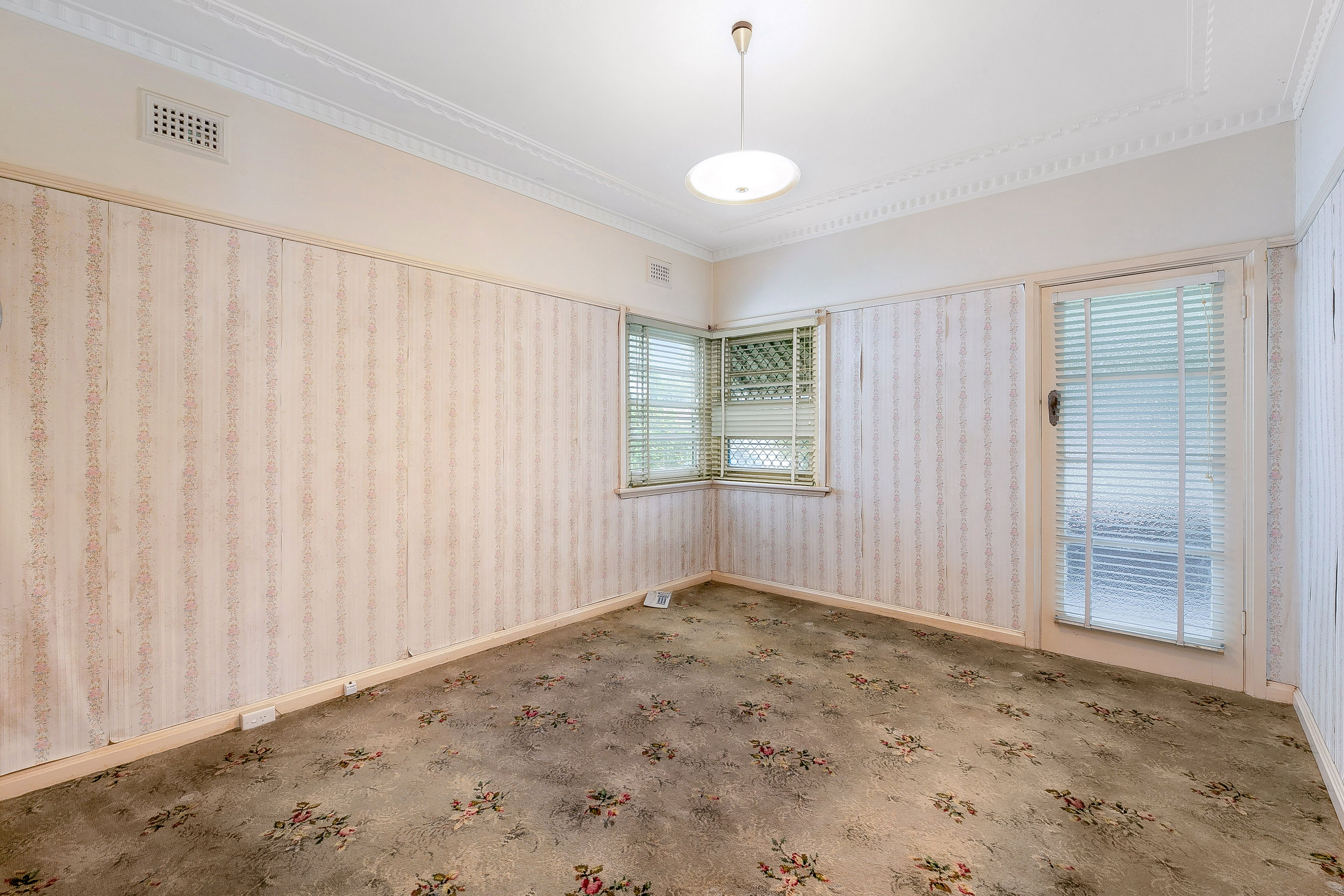 70 LUDGATE ST, ROSELANDS NSW 2196, 0 Schlafzimmer, 0 Badezimmer, House