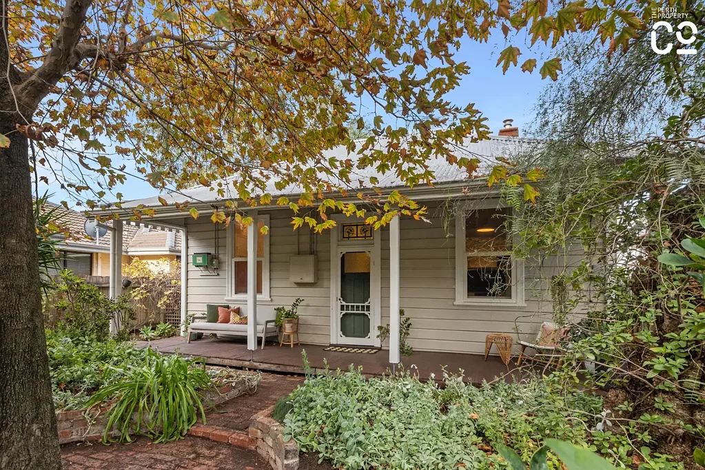 Bassendean 2 Bedroom Sunflower cottage