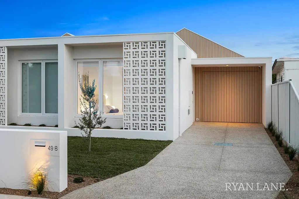 Altona 3chambre Luxury Living

Expressions of Interest closing 2nd July 2026 if not sold prior.