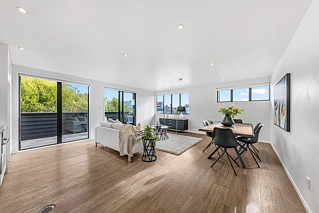 4/108-112 Unsworth Drive, Unsworth Heights, Unsworth Heights, North Shore City