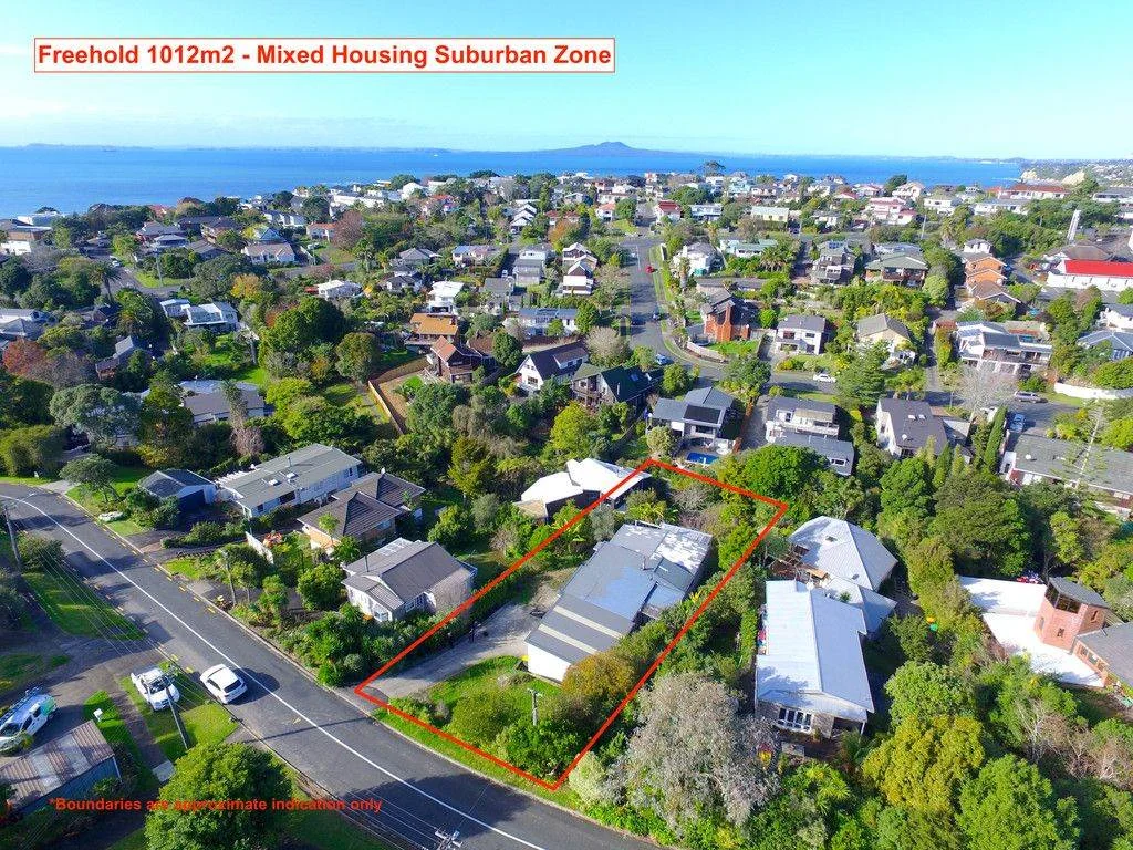Waiake 4房  Four Homes Approved. Groundwork Done.