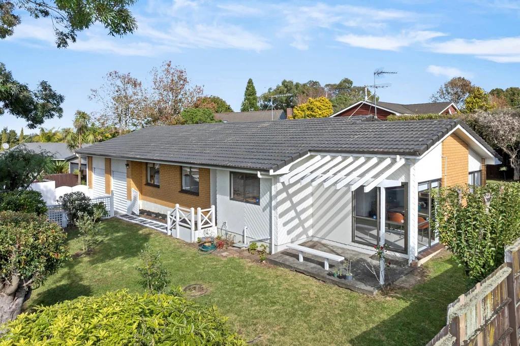 Botany Downs 4침실 Spacious Family Living on 705 sqm Land!