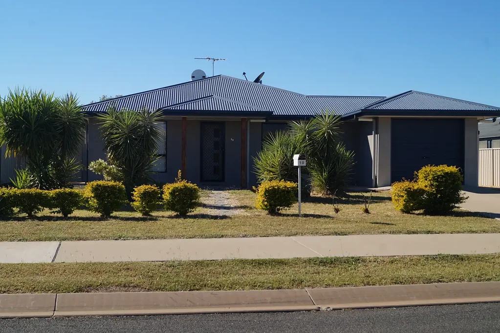 Four bedroom/two bathroom home in Mayfair Estate