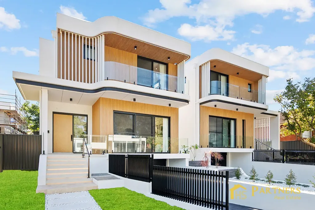 Carlingford 4ห้องนอน Premium Tri-Level Trophy Residence with Bespoke-Interior Finishes & Elevated Positioning