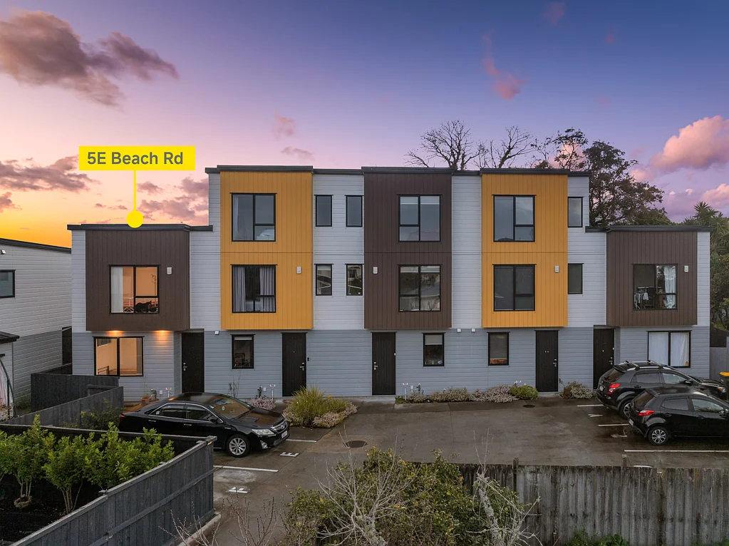 Te Atatu Peninsula 3Moenga Where Modern Living Meets Prime Location