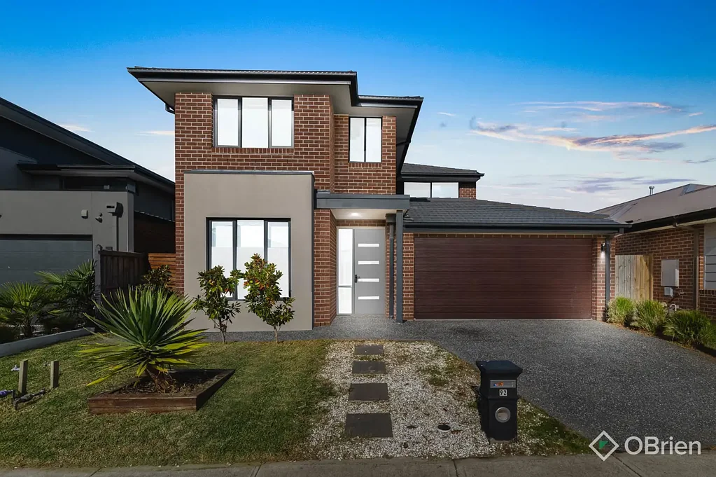 92 Fenway Boulevard, Clyde North – Luxury Living in Bloom Estate