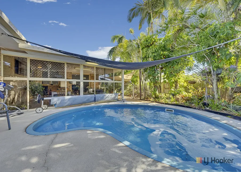 Tannum Sands 3房  Prime Tannum Sands Living with Pool, Shed & Room for the Boat or Caravan