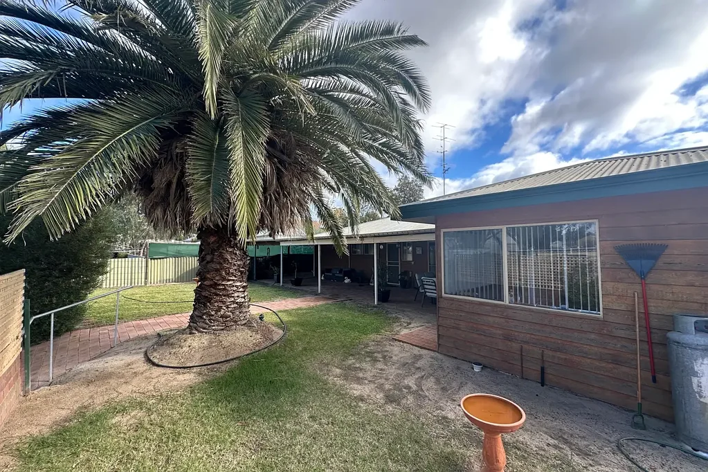 25 Henrietta Street, York, WA 6302