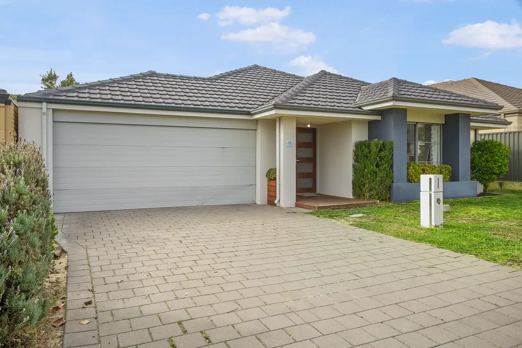 Landsdale 4房  Large Family Home with Multiple Living Areas, A/C & Great Location!