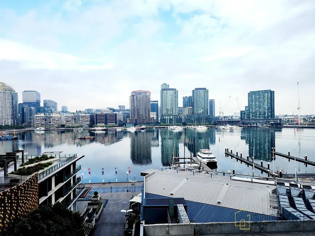 Modern 2-Bedroom Apartment with Stunning Harbour Views in NewQuay