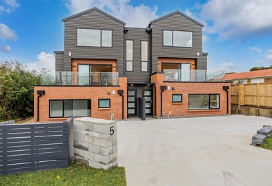 Comfort, Convenience & Top School Zoning