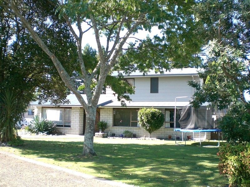 24 Matipo Place, Edgecumbe, Whakatane, 4 phòng ngủ, 2 phòng tắm