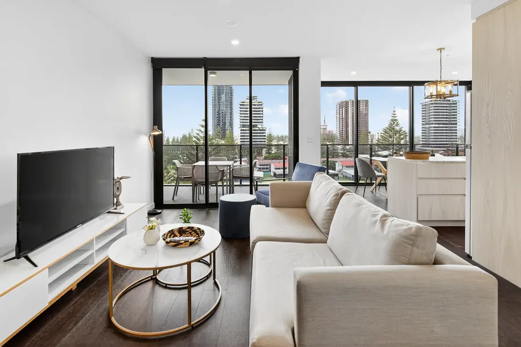 BROADBEACH BEACHFRONT GEM