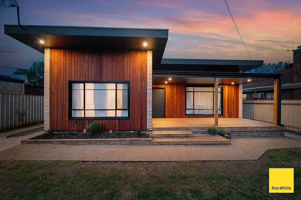 Kangaroo Flat 3ਬੈੱਡਰੂਮ Unique & Renovated Living in a Convenient Kangaroo Flat Location