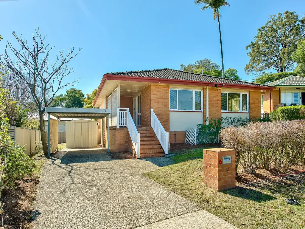 Stafford Heights 4Habitaciones PERFECT LOW MAINTENANCE STARTER!