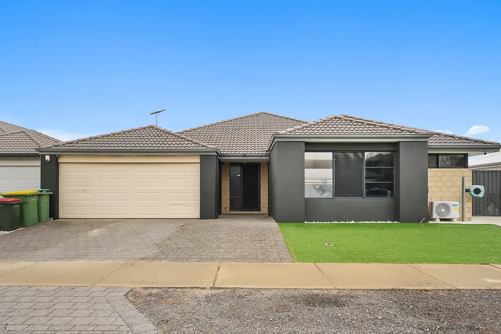 Baldivis 4房  Must Be Sold! Spacious Family Home with Pool & Shed