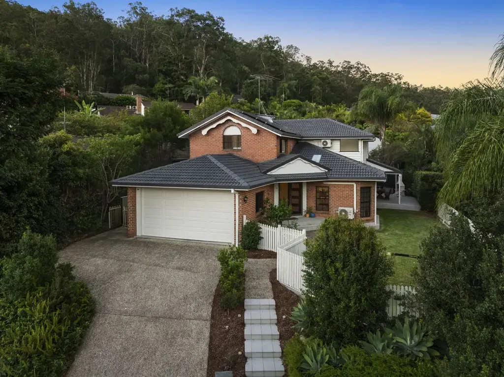 27 Nankoor Street, Chapel Hill, QLD 4069