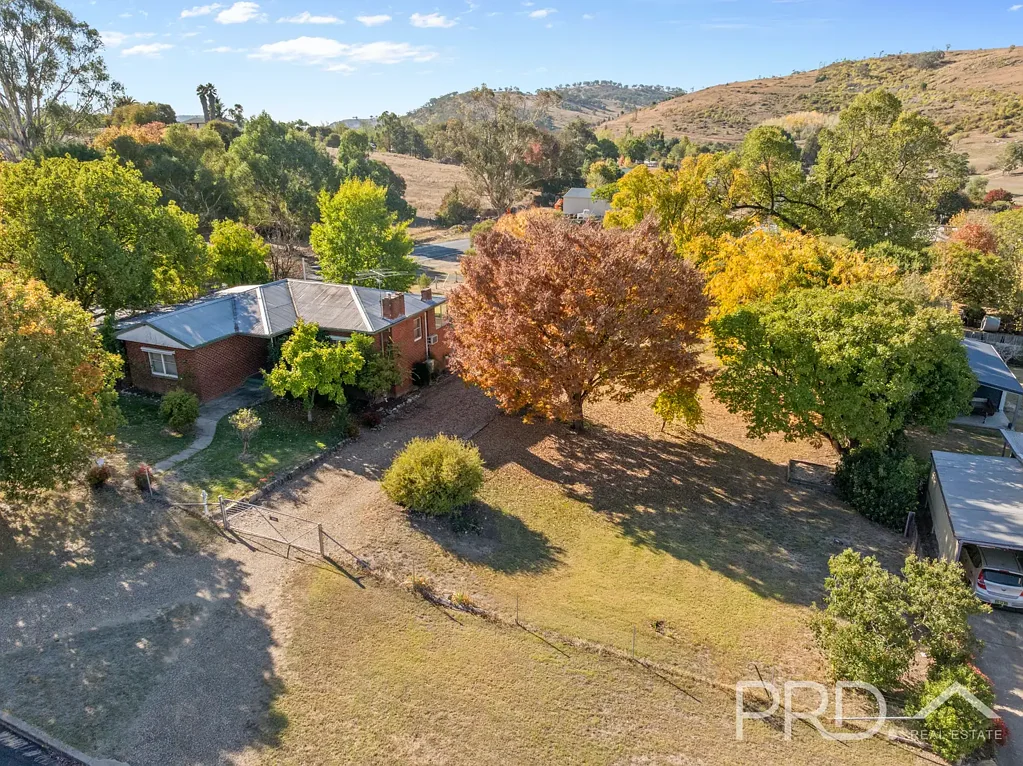 108 Lockhart Street, Adelong, NSW 2729