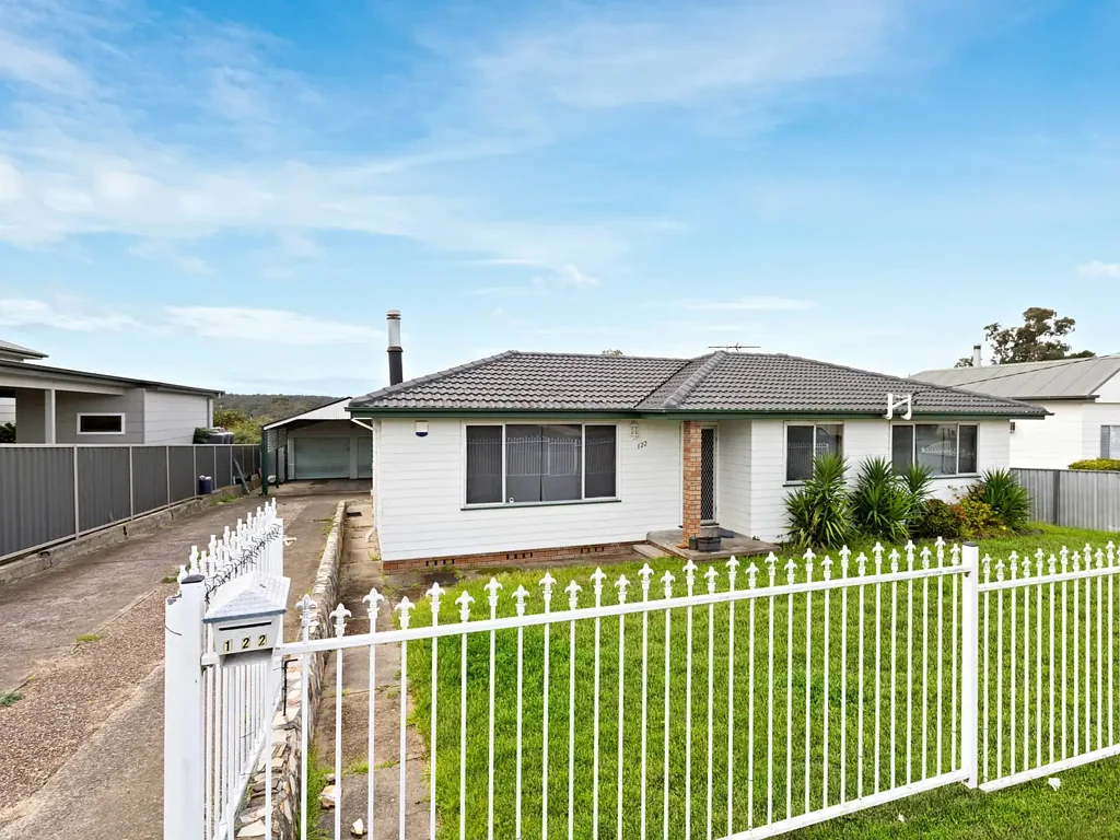 Aberdare 5 Bedroom Space, Style & Granny Flat Potential