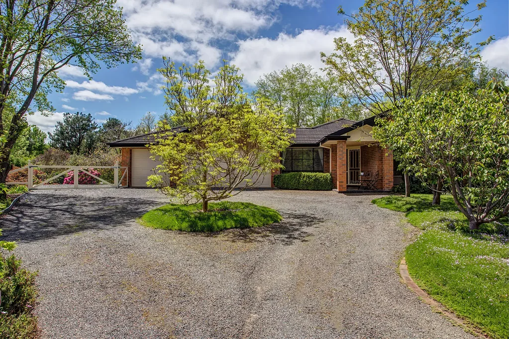 9 Romney Place, Burradoo, NSW 2576