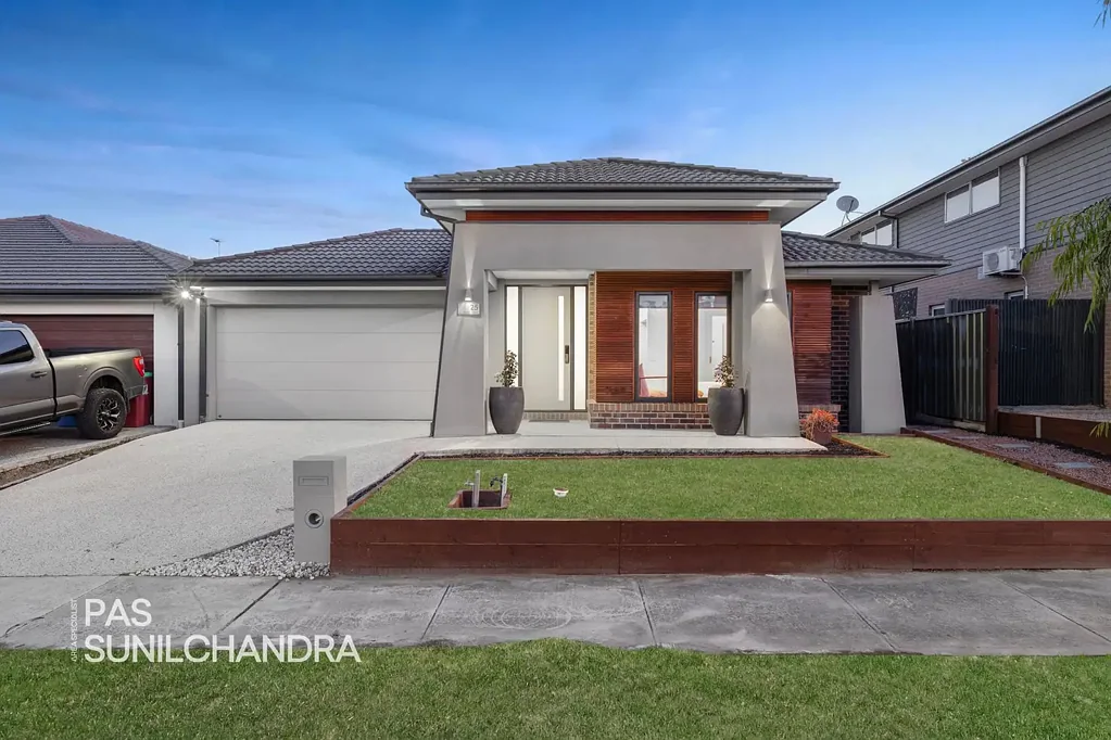 Botanic Ridge 4 Bedroom Stunning Family Entertainer in Botanic Ridge