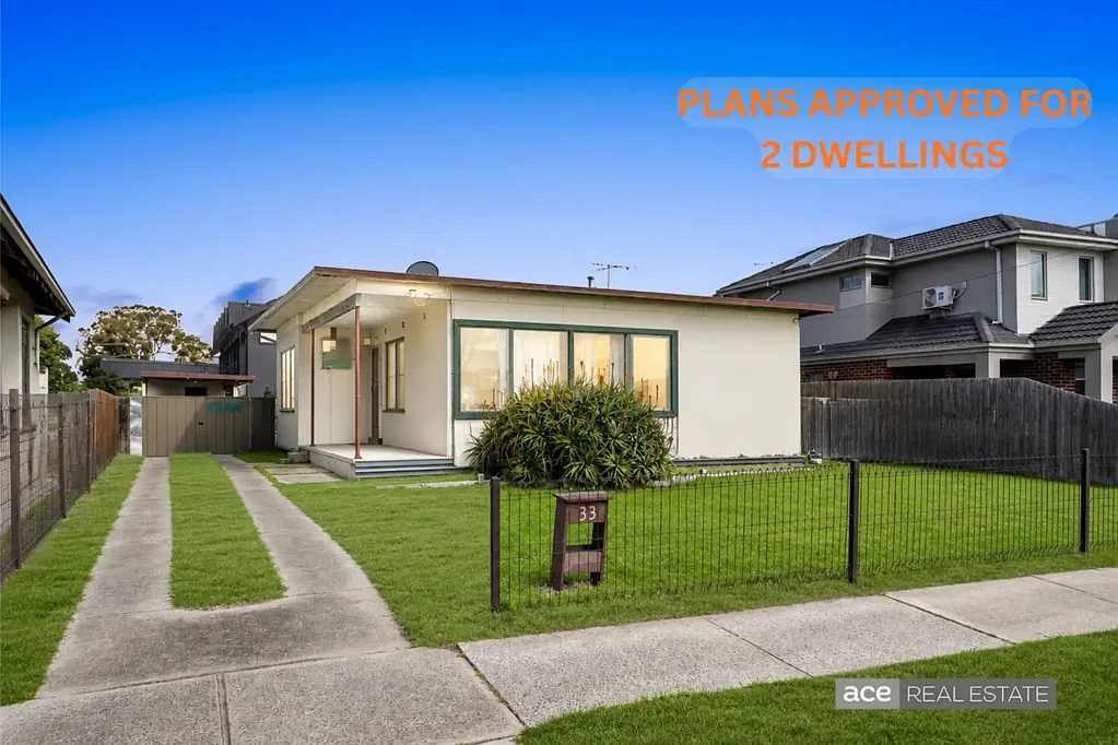 Laverton 3कमरा PLANS APPROVED FOR 2 DWELLINGS (Single Storey - 3 Bedders + Study each)!!