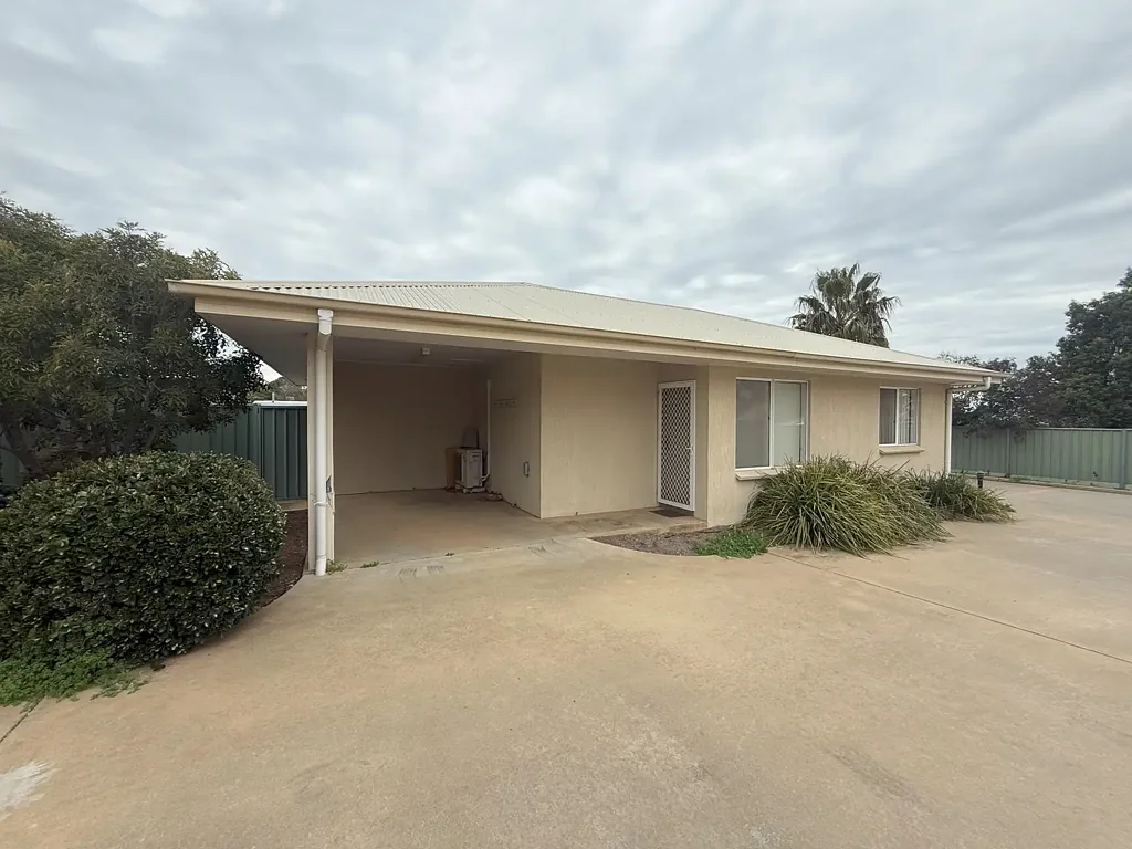 Parkes 2 Slaapkamer Fully Furnished 2-Bedroom Unit in Quiet East Parkes Cul-de-Sac