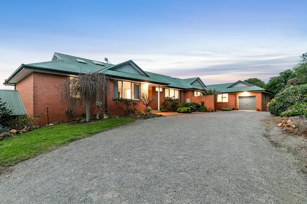 Cottles Bridge 7 Slaapkamer Multi-Generational Living in a Stunning Setting