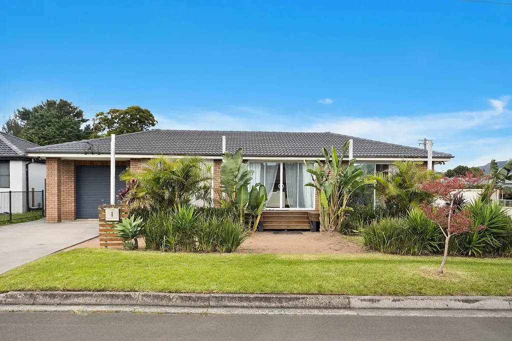 17 Maple Street, Albion Park Rail, NSW 2527