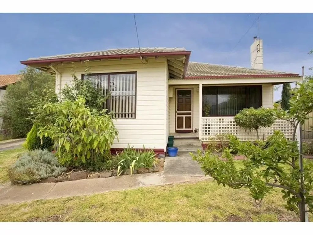 3-Bedroom Unit in Convenient Location!