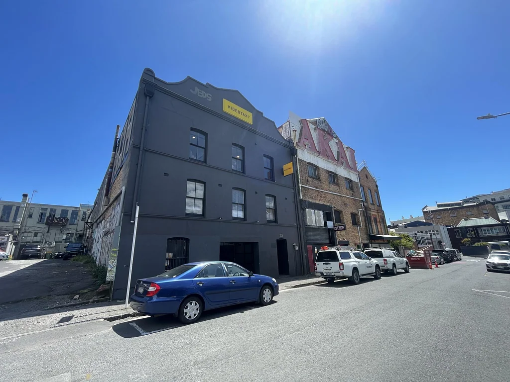 Newton Stylish standalone office opportunity