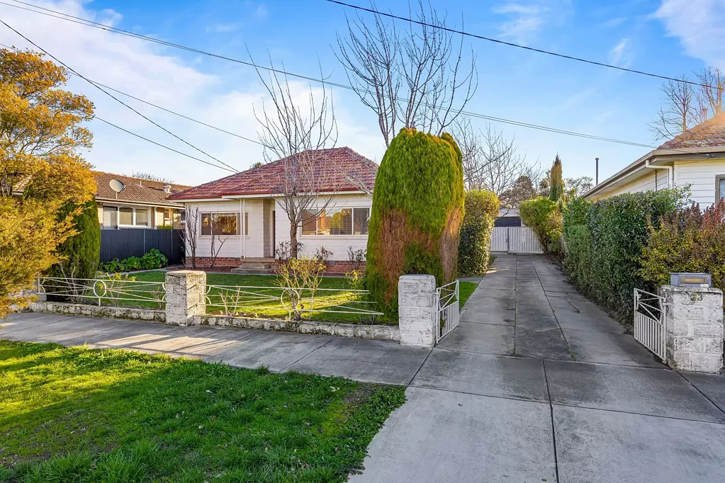 33 Grammar Street, Wendouree, VIC 3355