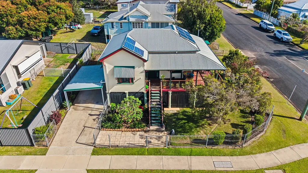 Maryborough 2कमरा Character & Potential on a 425m2 Corner Block