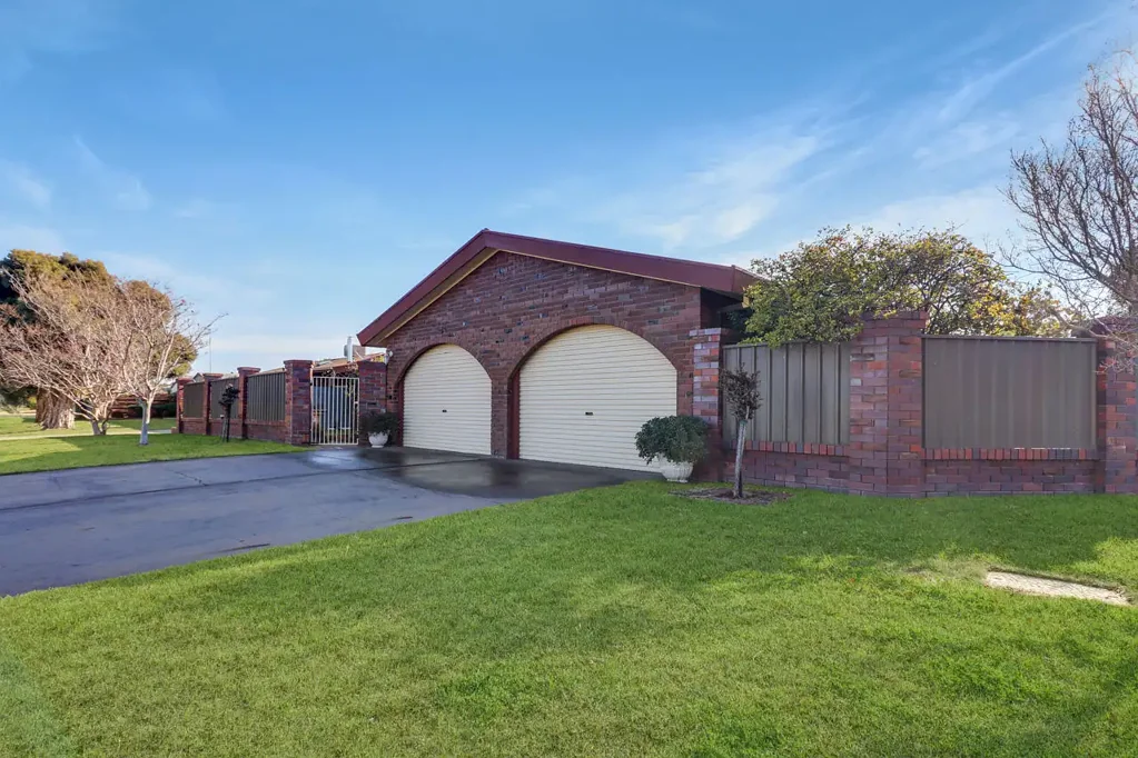 300 Noyes Street, Deniliquin, NSW 2710