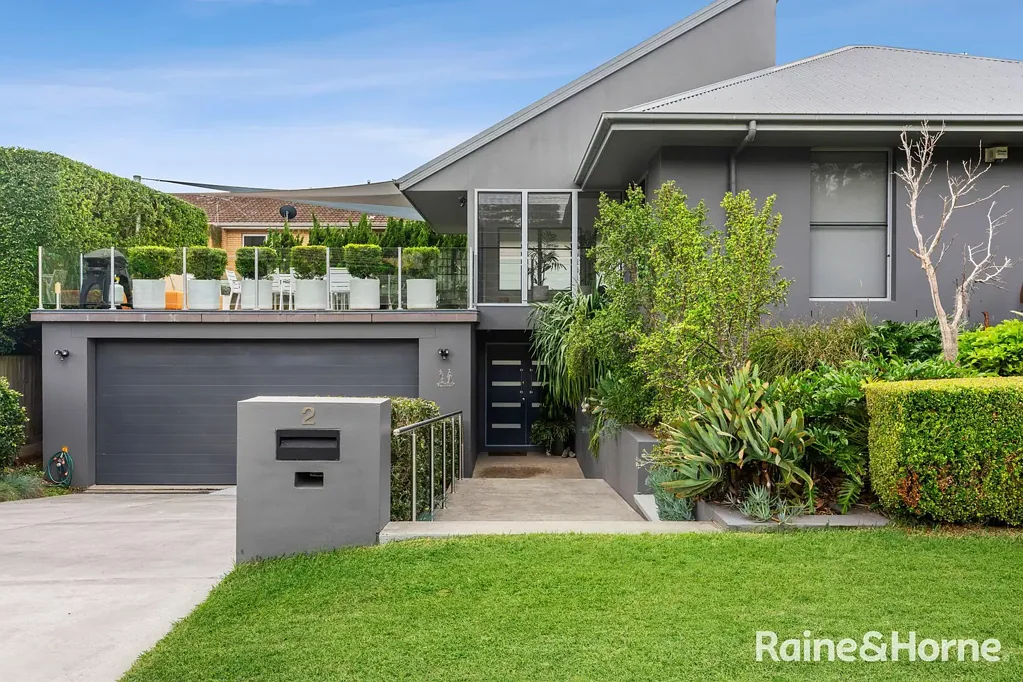 2 Florence Avenue, Point Frederick, NSW 2250