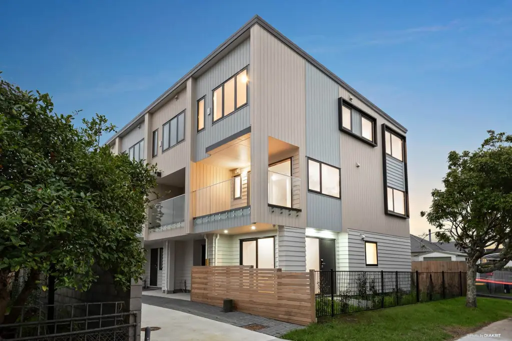 Te Atatu Peninsula 3બેડરૂમ Brand New, Elegant and Value Packed