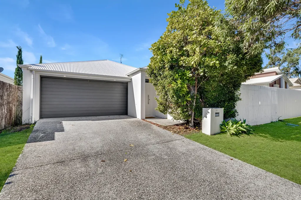 Mountain Creek 4ਬੈੱਡਰੂਮ Stylish Family Living in One of Brightwater’s Most Sought-After Locations