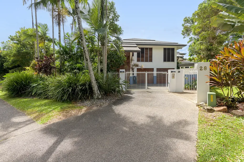 Port Douglas 4ਬੈੱਡਰੂਮ Prestigious Townhouse Living in the Heart of Port Douglas