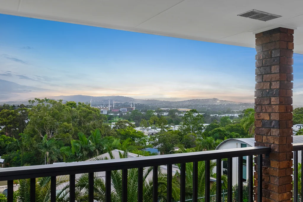 32 Binalong Drive, Ashmore, QLD 4214