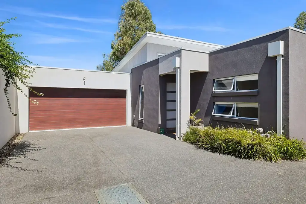 Torquay 3房  OLD TORQUAY - THE PERFECT LOW-MAINTENANCE COASTAL ABODE!!