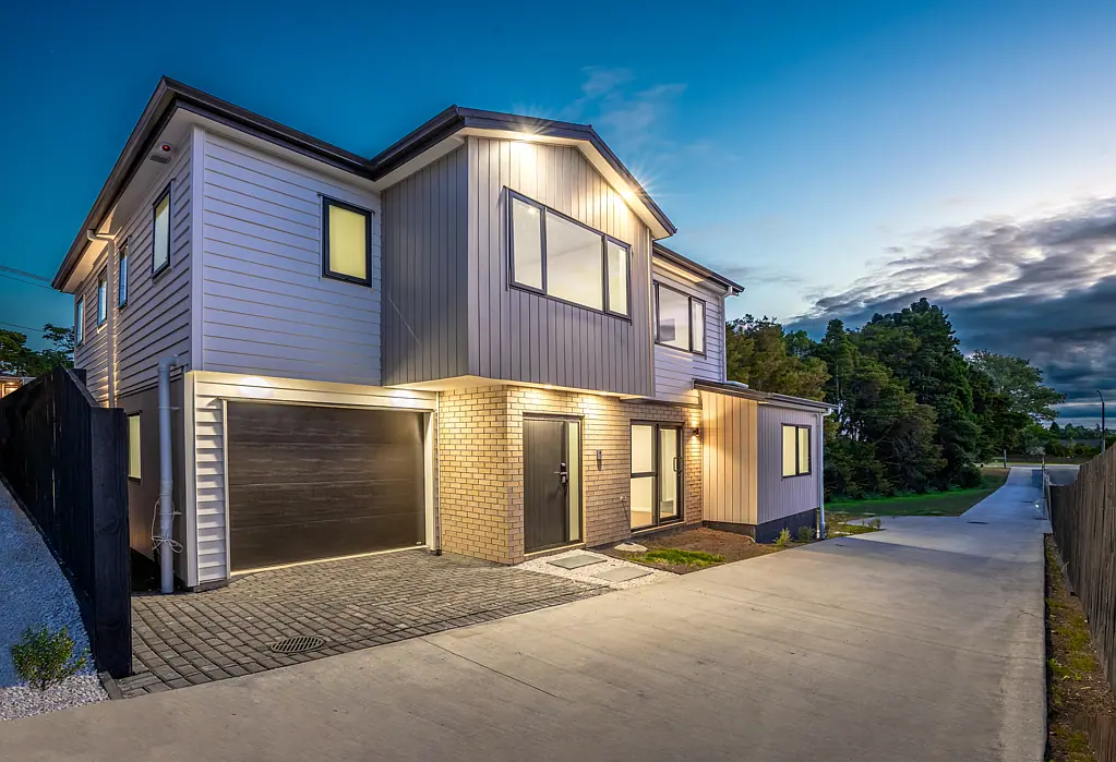 Manurewa 6 Bedroom Brand New Home - Must be Sold!