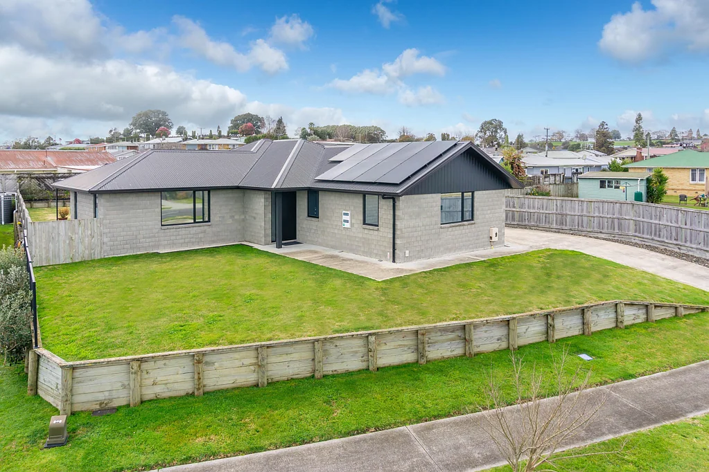Te Awamutu 4ਬੈੱਡਰੂਮ Modern, Sunny & Sustainable -Your Next Family Home