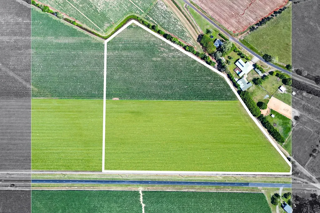 Green Hill Extremely Rare 15-Acre Flat Block of Land!