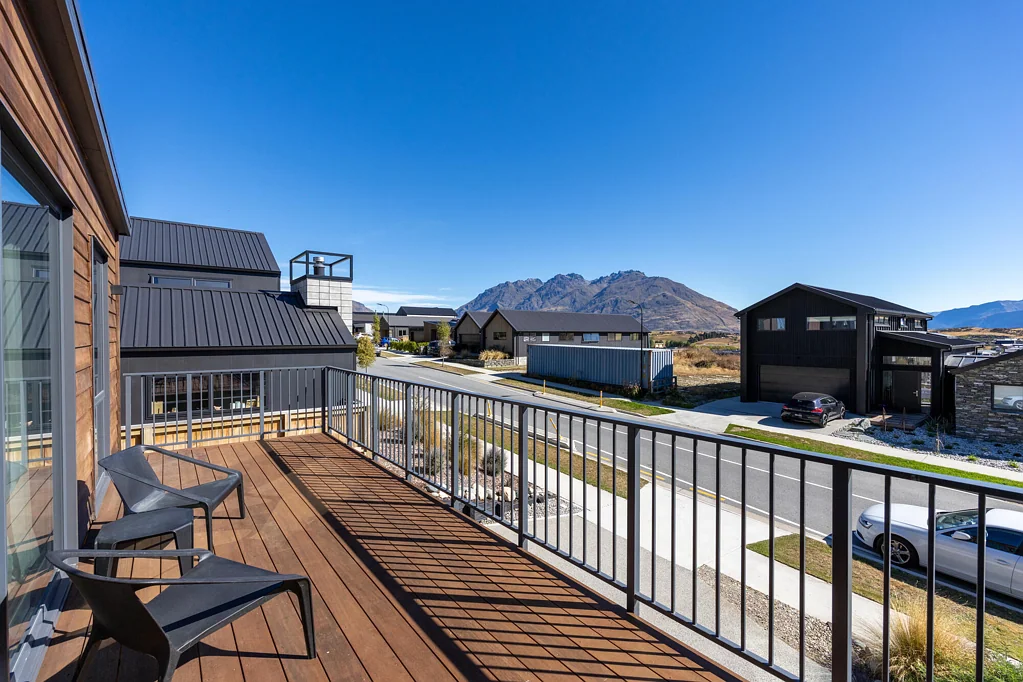Jacks Point 6房  Home Plus Income on Spur Ridge