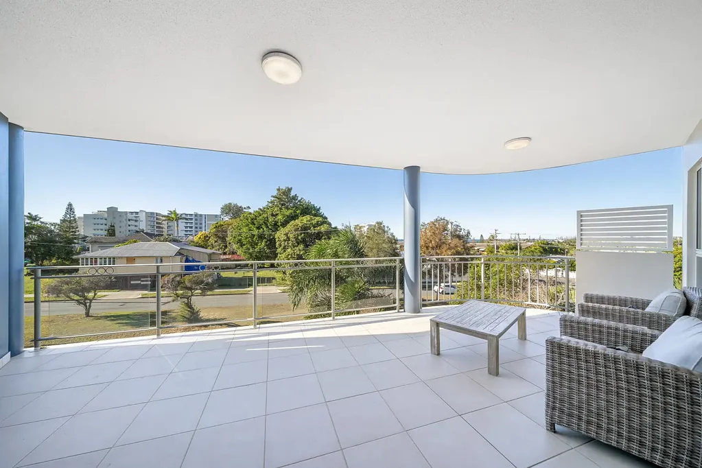 Redcliffe 2 Bedroom Low Maintenance Living in the Heart of Redcliffe